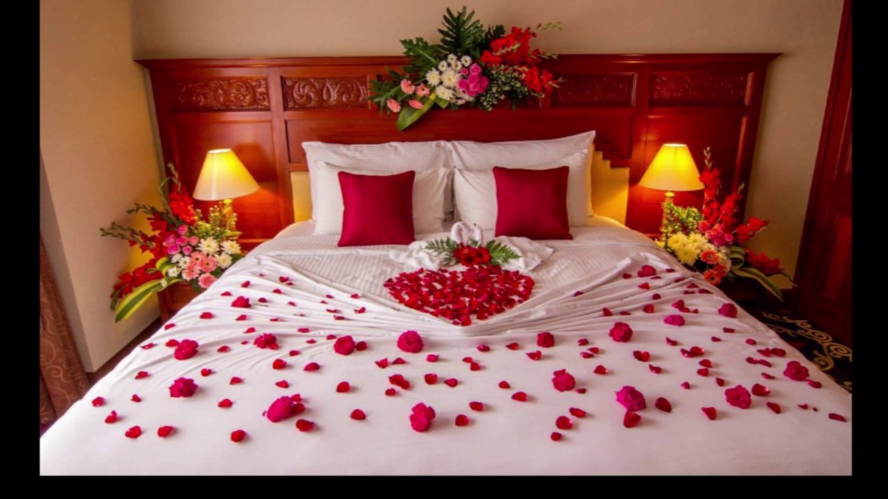 Floral reception-style décor designed for a suite